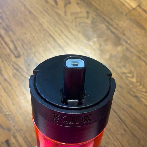 PINK Victoria Secret Campus Water Bottle 24oz. Never used, tags still inside - Picture 3 of 6